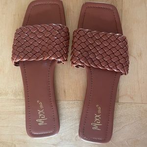 Brown Mixx Shuz sandals, size 8